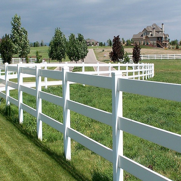 White PVC Horse Fence White PVC Horse Fence