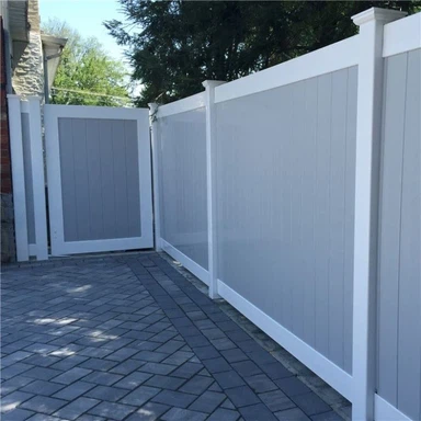 Vinyl lattice top privacy fence